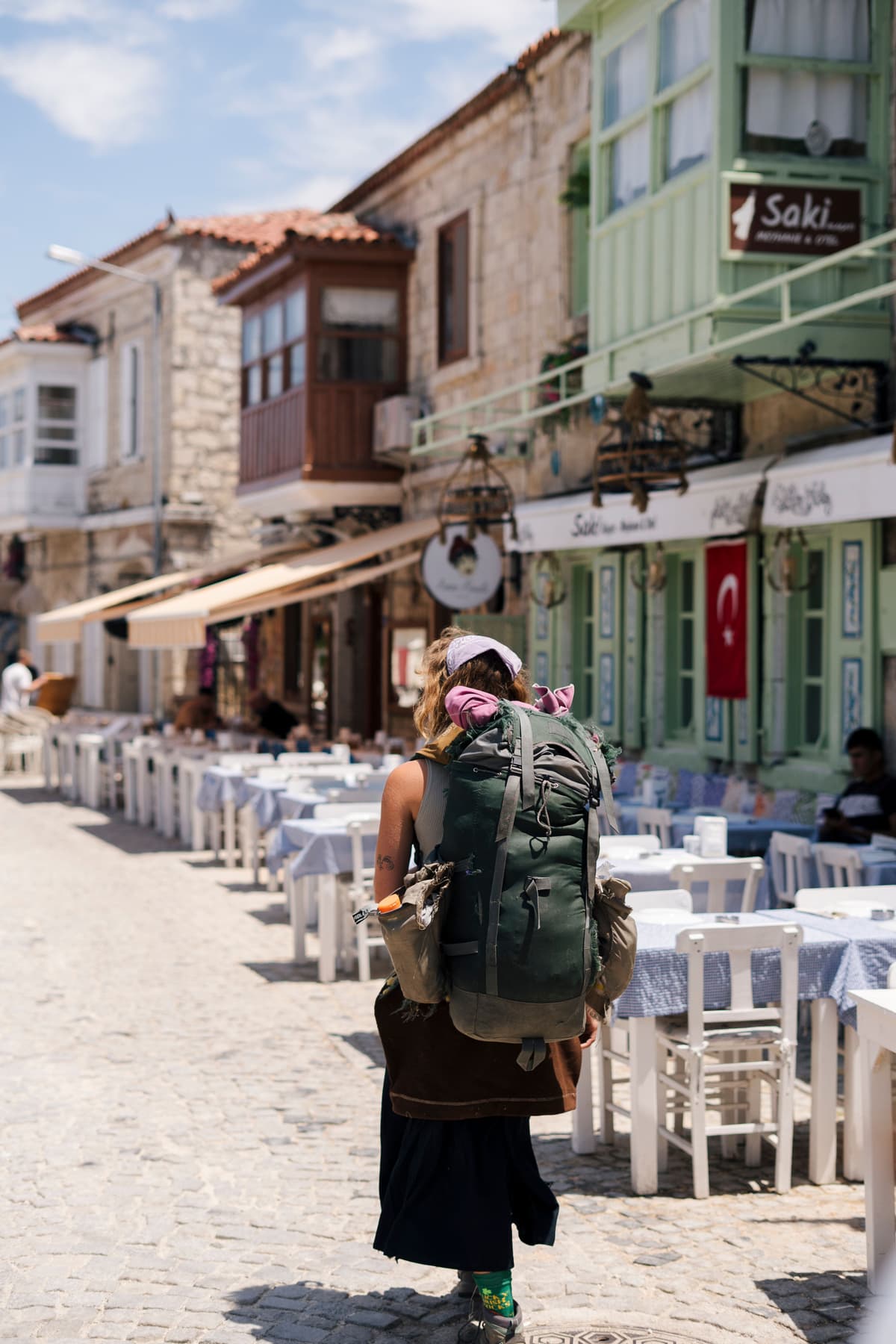 How to Volunteer Abroad: Complete Beginner's Guide